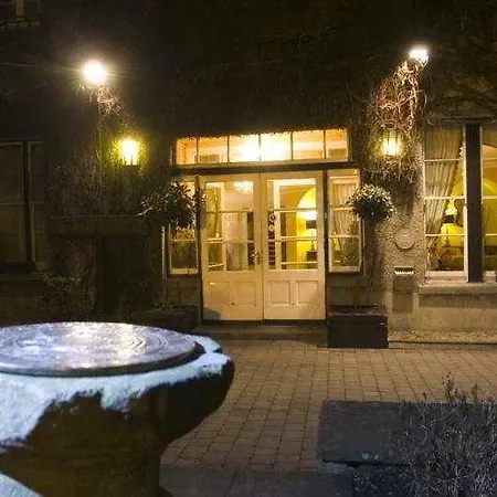 Old Ground 4* Ennis