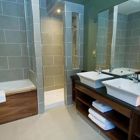 Old Ground Hotel 4*