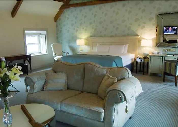 Hotel Old Ground Ennis