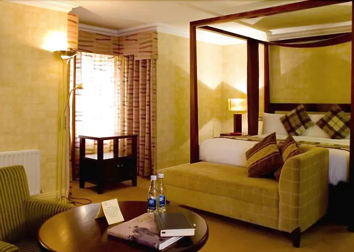 Hotell Old Ground Ennis